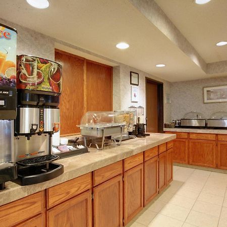 Americas Best Value Inn And Suites Saint Charles Ресторан фото