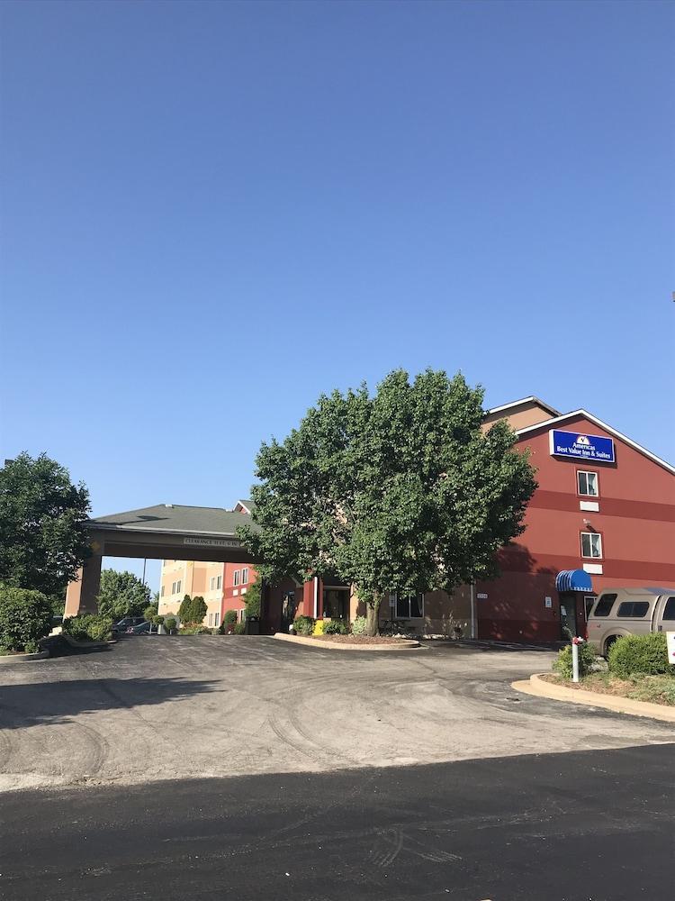 Americas Best Value Inn And Suites Saint Charles Экстерьер фото