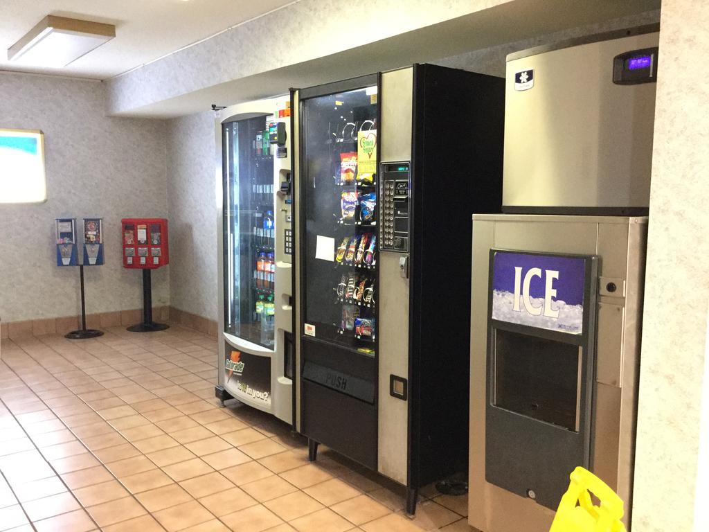 Americas Best Value Inn And Suites Saint Charles Экстерьер фото