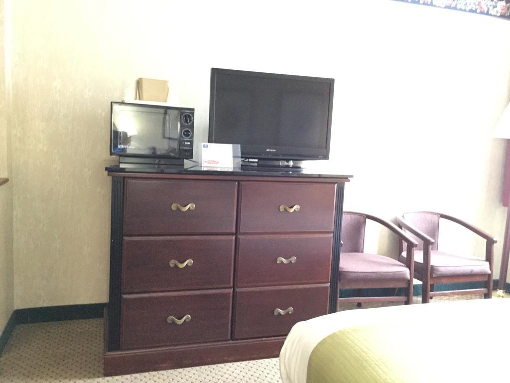 Americas Best Value Inn And Suites Saint Charles Экстерьер фото