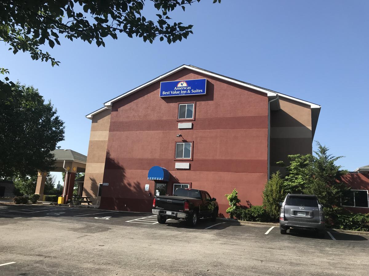 Americas Best Value Inn And Suites Saint Charles Экстерьер фото