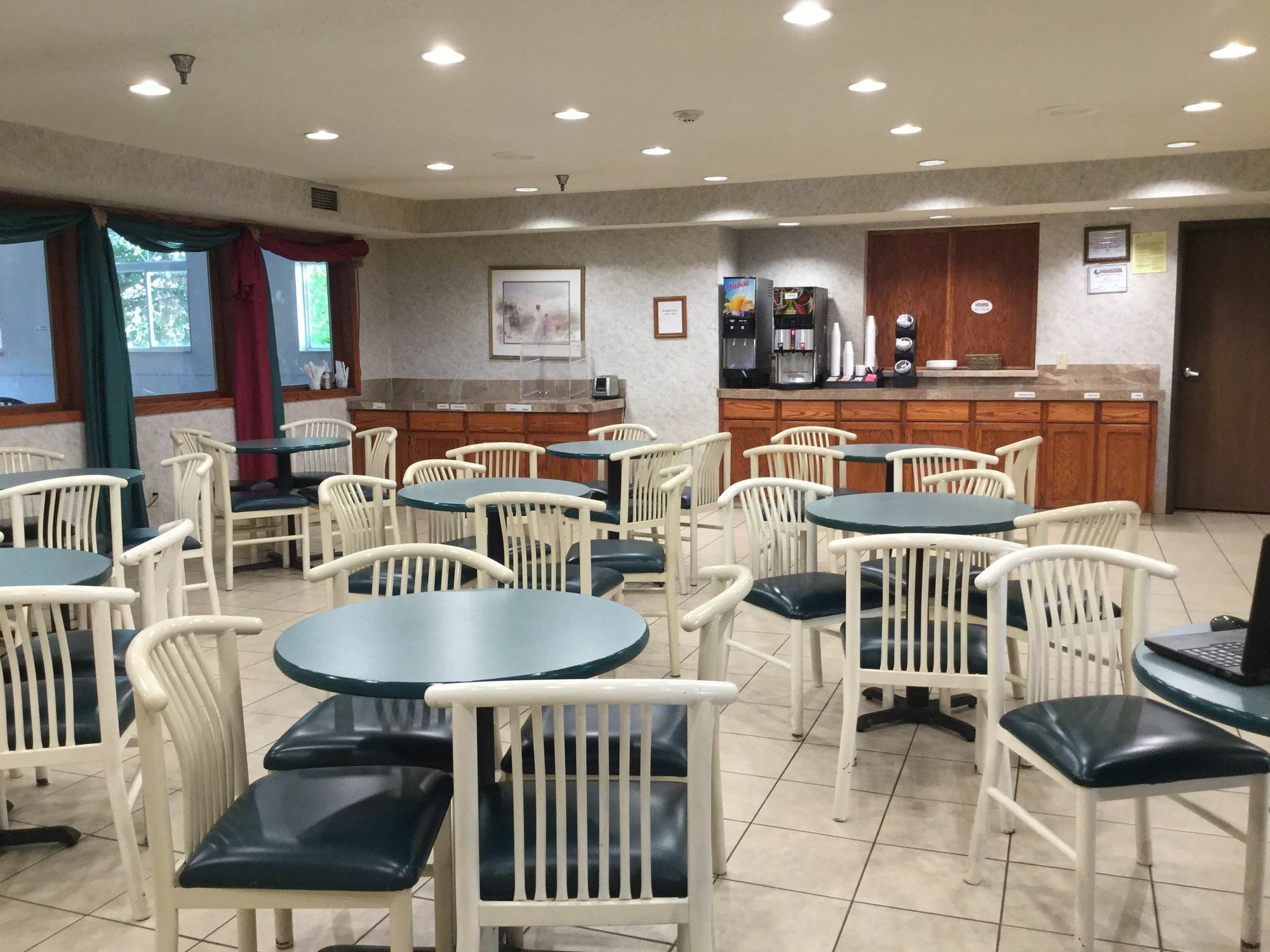 Americas Best Value Inn And Suites Saint Charles Экстерьер фото