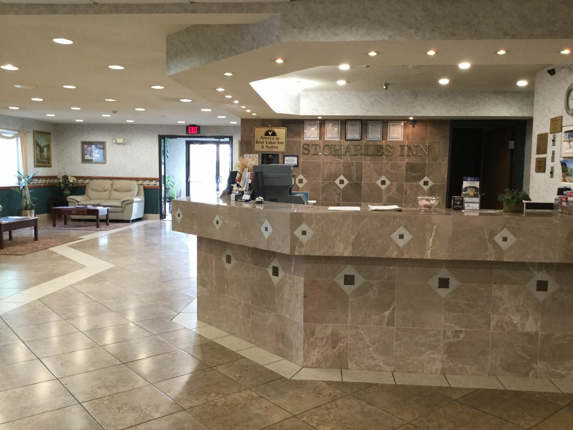 Americas Best Value Inn And Suites Saint Charles Экстерьер фото